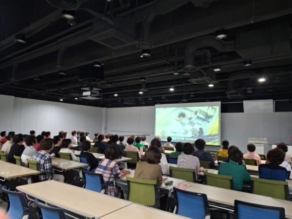 부산중구시니어클럽(노인일자리 및 사회활동 지원사업 참여자) 2.jpg