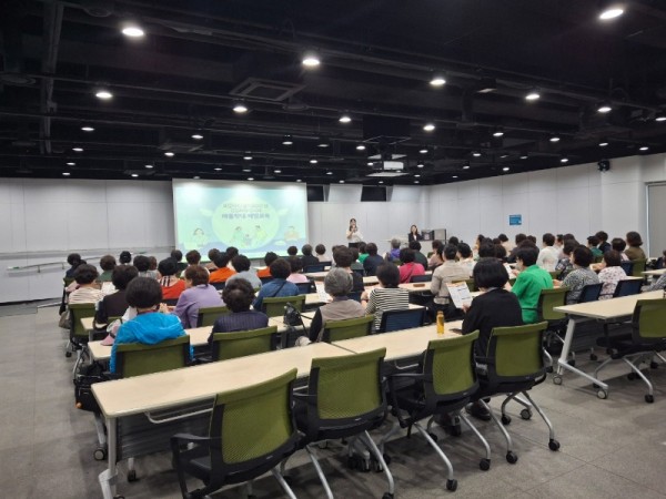 부산중구시니어클럽(노인일자리 및 사회활동 지원사업 참여자) (4) .jpg